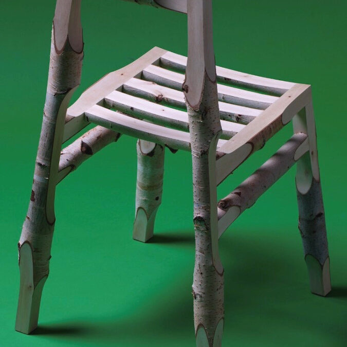 Stuhl aus Birkenstämmen
